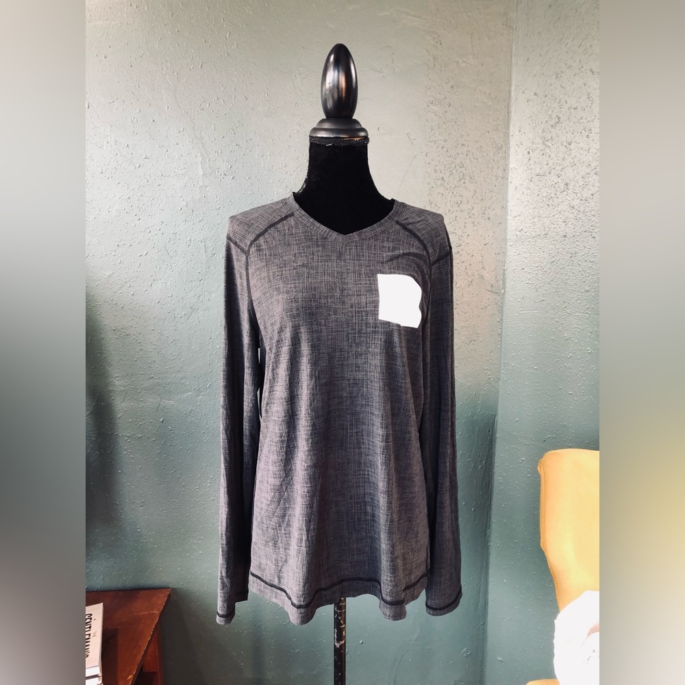 lululemon athletica Long Sleeve V-Neck Shirt in Charcoal M